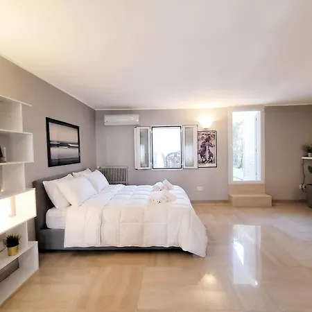 Apartmán Penthouse In The Heart Of With Terrace *