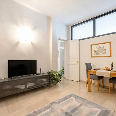Penthouse In The Heart Of With Terrace Apartmán *