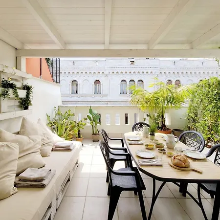 Penthouse In The Heart Of With Terrace Apartmán