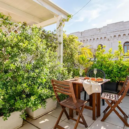 Apartmán Penthouse In The Heart Of With Terrace