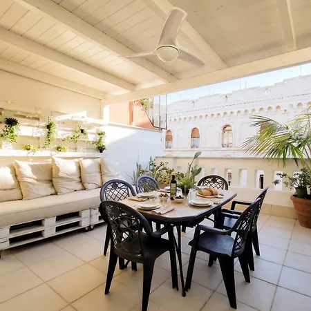 Penthouse In The Heart Of With Terrace Apartmán Bari